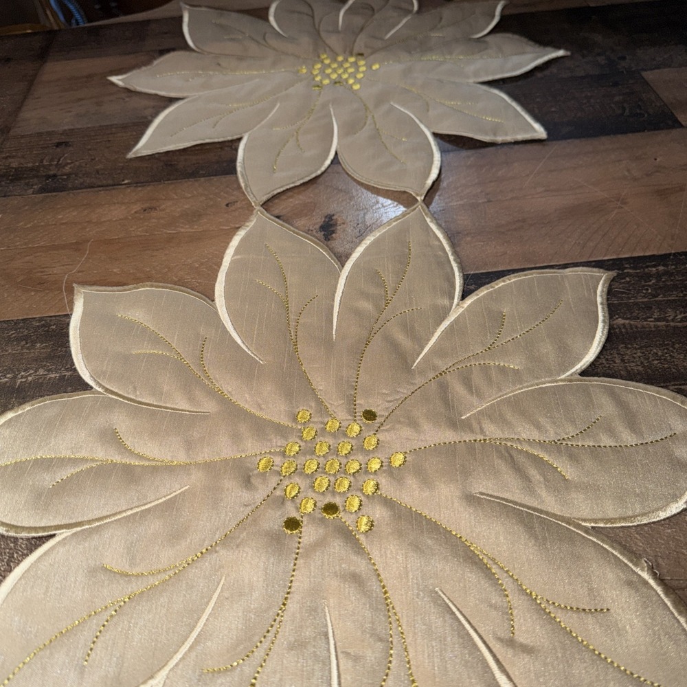 Bella Luxe Ivory Linen Poinsettia Christmas Table Runner 50x17 Gold Embroidered - Picture 3 of 10
